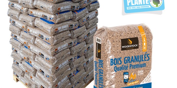 Visuel commercial Woodstock : palette et sac de granulés de bois de 15 kg, source fabricant